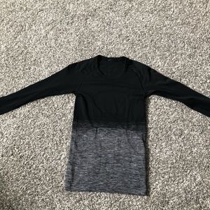 Lululemon swiftly tech long sleeve size 4